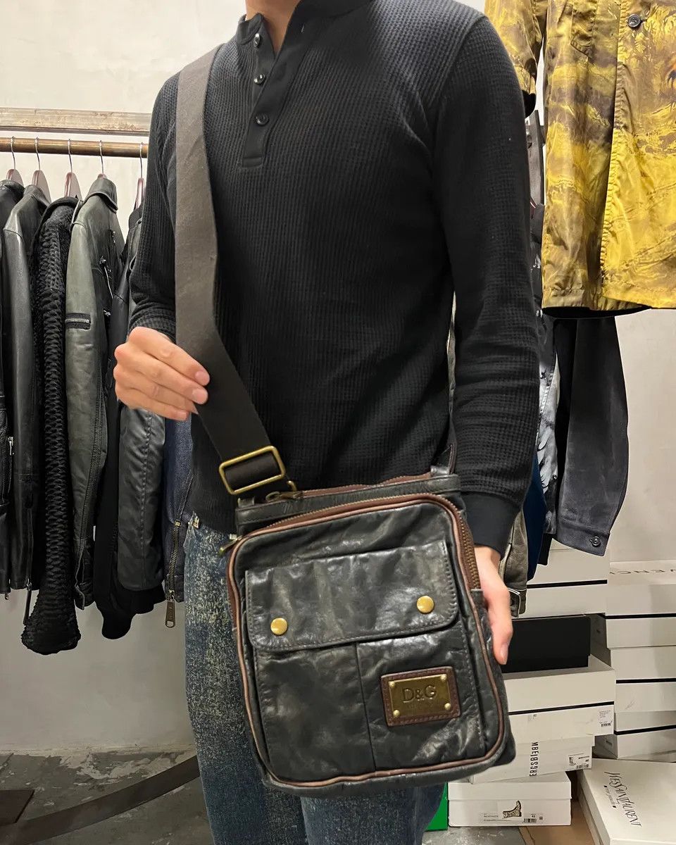 Dolce & Gabbana 2000s Dolce & Gabbana Cargo Black Leather Shoulder Bag Size ONE SIZE - 2 Thumbnail