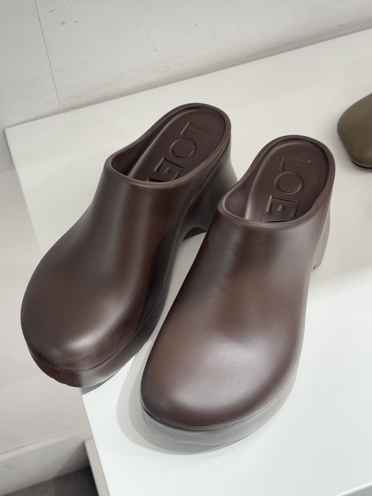 Loewe Loewe Wmns Terra Foam Clog Size US 8 / IT 38 - 2 Thumbnail