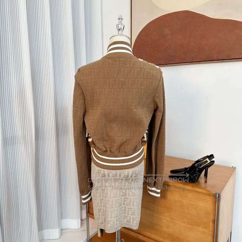 Fendi Fendi Fur Jacket Size XS / US 0-2 / IT 36-38 - 2 Thumbnail
