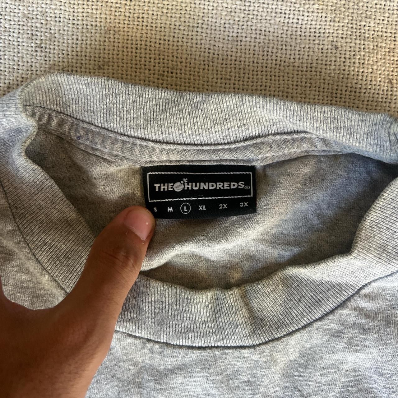 The Hundreds × Vintage Vintage Y2K/2000s “The hundreds is huge, inc” Graphic tee Size US L / EU 52-54 / 3 - 3 Thumbnail