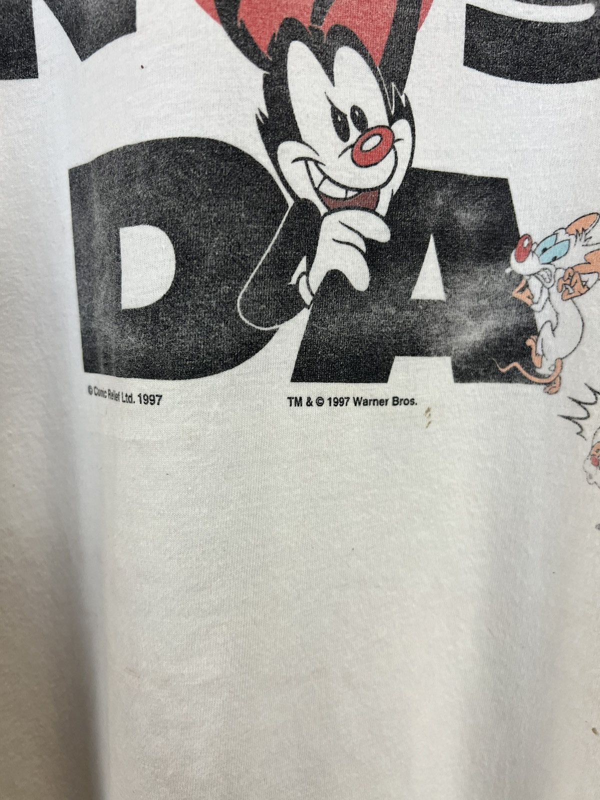 Vintage Red Nose Day 1997 Warner bros vintage comics movie tee Size US XL / EU 56 / 4 - 4 Thumbnail