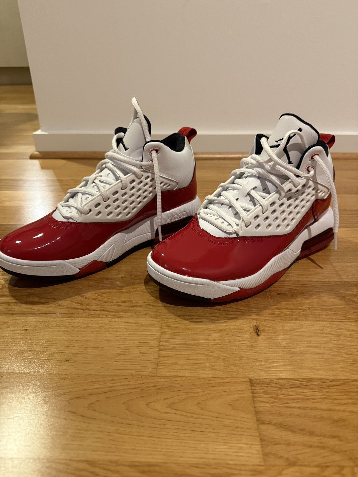 Jordan Brand NEW Jordan Maxin 200 "Bred" - Gym Red/Black/White - EU 42 Size US 8.5 / EU 41-42 - 2 Thumbnail