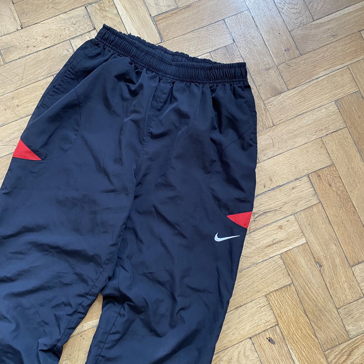 Vintage Vintage Nike Nylon Pants Track 90s Swoosh Striped Drill Y2K Size US 34 / EU 50 - 2 Thumbnail