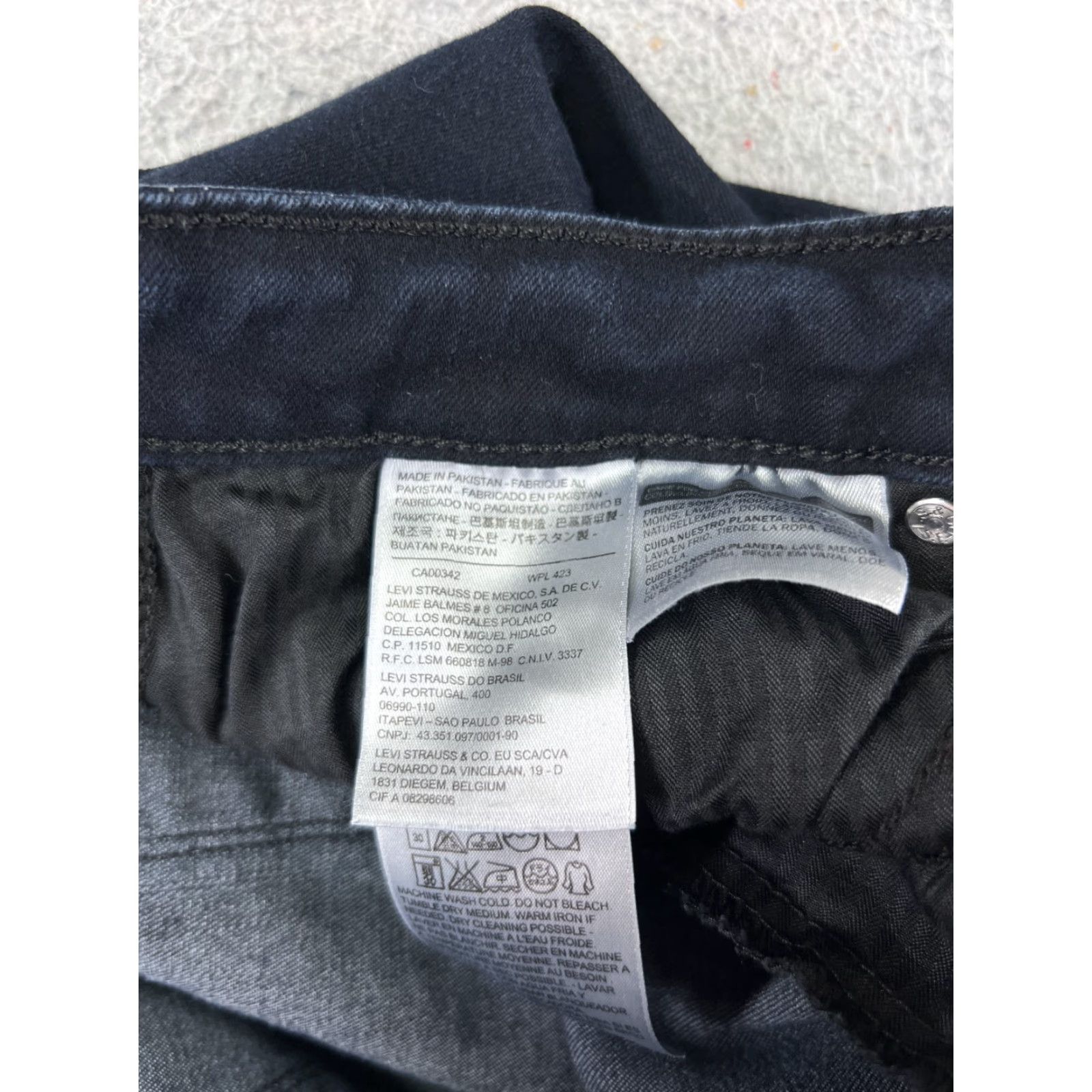 Levi's VINTAGE? No, Levis Jeans Womens 14 Blue Denim Jeans Tapered Legging Dark Wash Mid Rise 32x28 Size 36" / US 14 / IT 50 - 7 Thumbnail