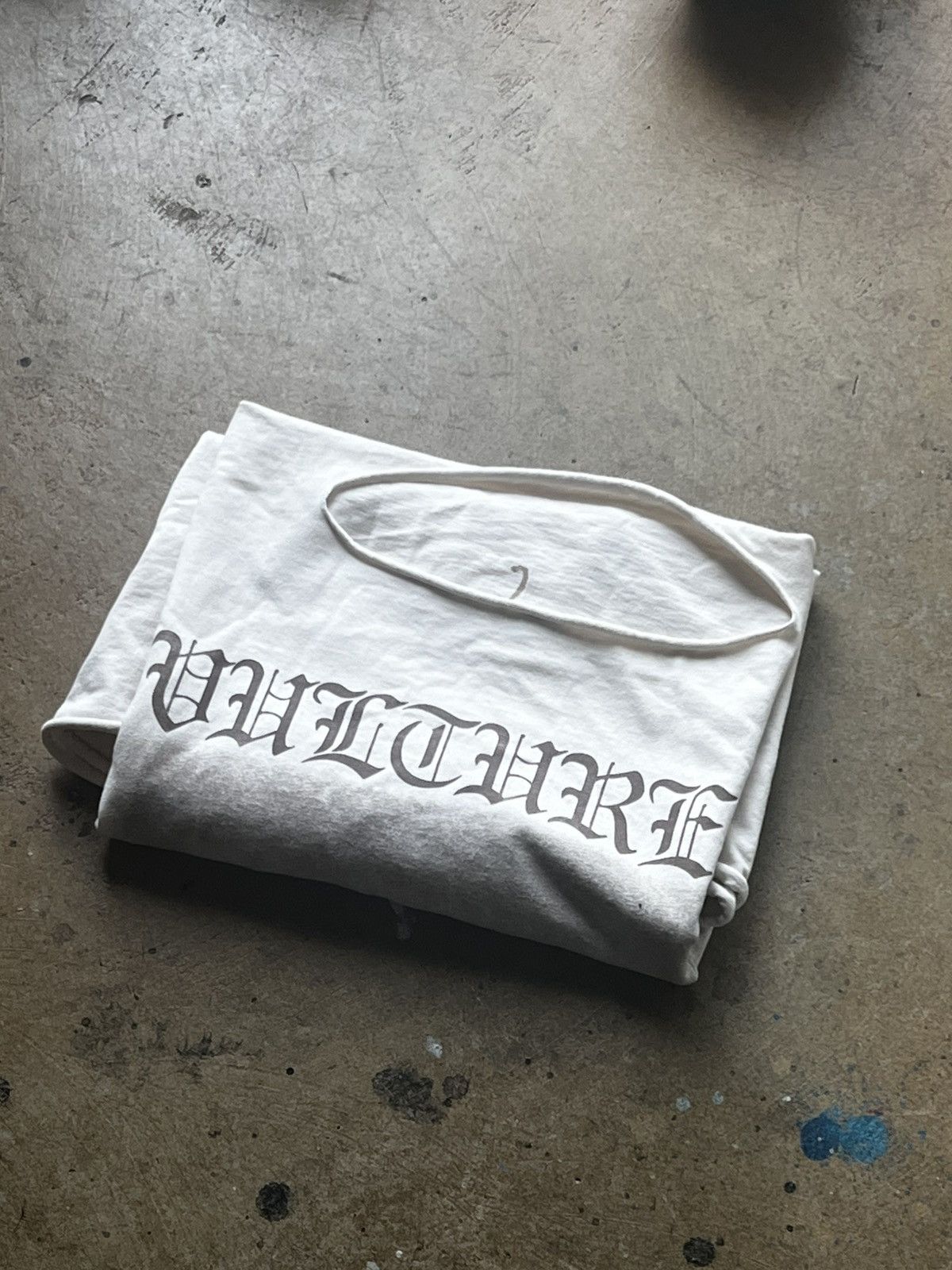 Yeezy Vultures Cream Tracklist Long Sleeve Size US M / EU 48-50 / 2 - 5 Thumbnail