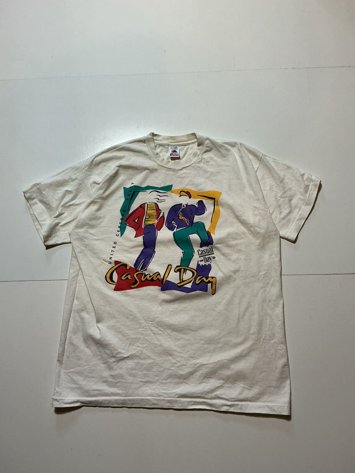 Fruit Of The Loom Vintage 90s Levis Casual Day United Single Stitch T-Shirt Size US XL / EU 56 / 4 - 1 Thumbnail