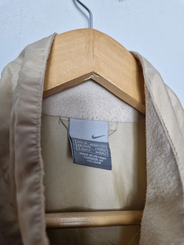 Nike Nike vintage beige windbreaker Size US M / EU 48-50 / 2 - 4 Thumbnail