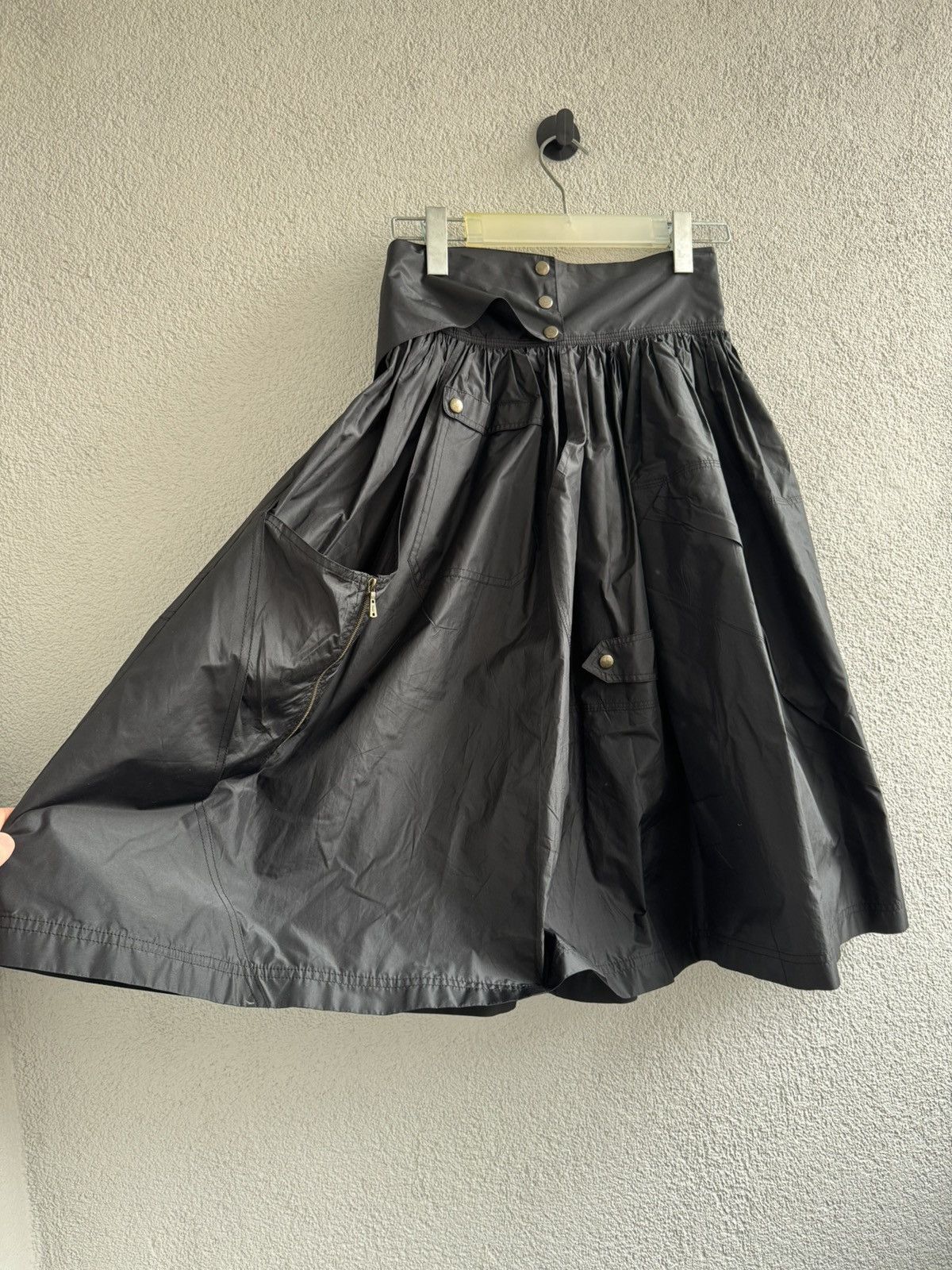 Yves Saint Laurent Yves Saint Laurent YSL Black Skirt High Waist Cargo Pocket Size 26" / US 2 / IT 38 - 7 Thumbnail