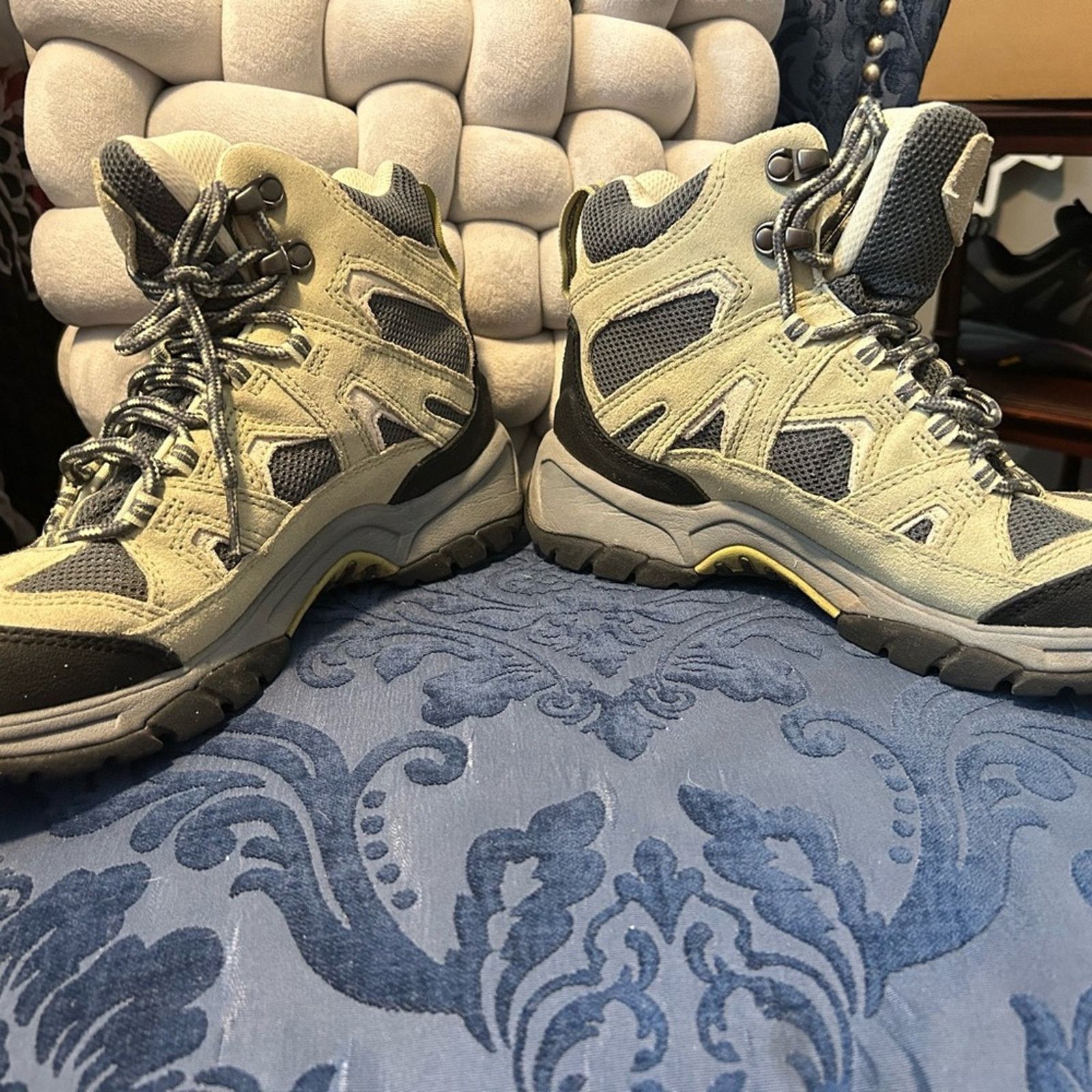 L.L. Bean LL Bean women's hiking boots white gray Dri-Lex size 6.5 Size US 6.5 / IT 36.5 - 2 Thumbnail