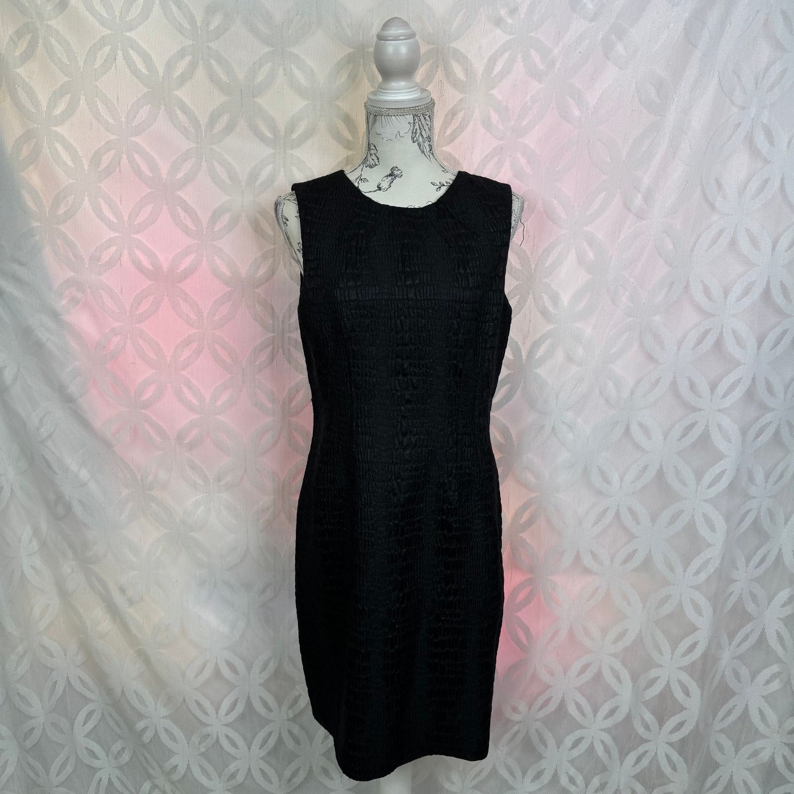 Elie Tahari Embossed Sleeveless Black Sheath Dress Size 12