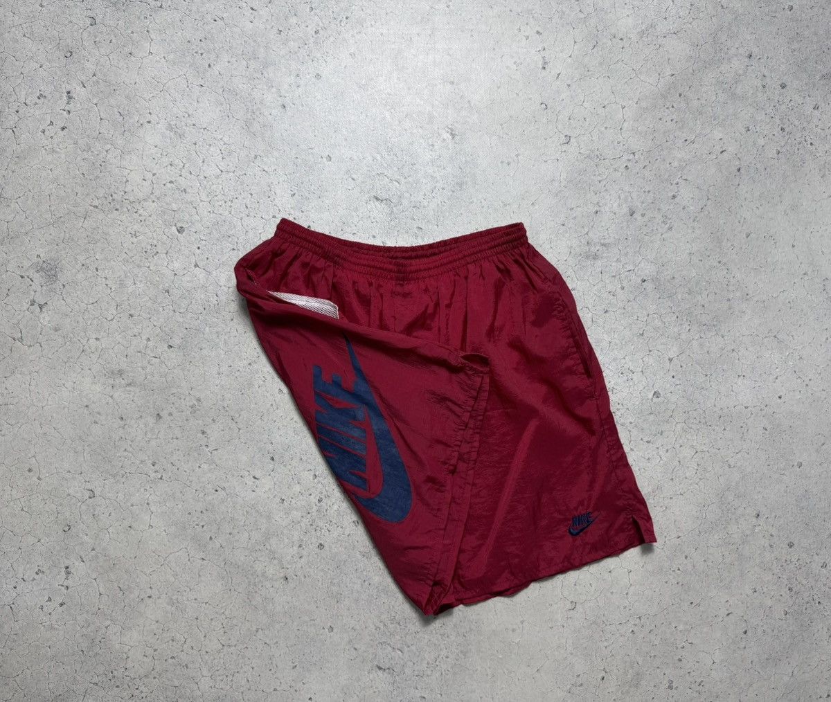 Nike Nike Vintage 90’s Nylon Big Swoosh Shorts Size M Size US 32 / EU 48 - 3 Thumbnail