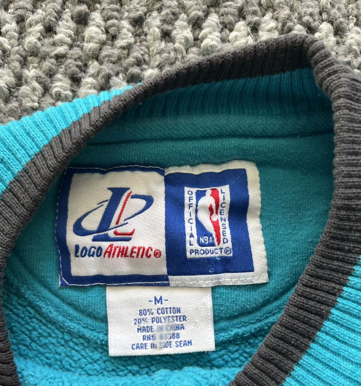 Logo Athletic × NBA × Vintage Vintage 90s Charlotte Hornets Sweatshirt Size US L / EU 52-54 / 3 - 4 Thumbnail