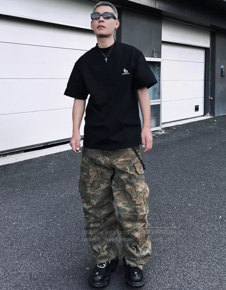 Balenciaga Balenciaga Embroidered Destroyed Black Short Sleeve T-Shir Size US L / EU 52-54 / 3 - 2 Thumbnail