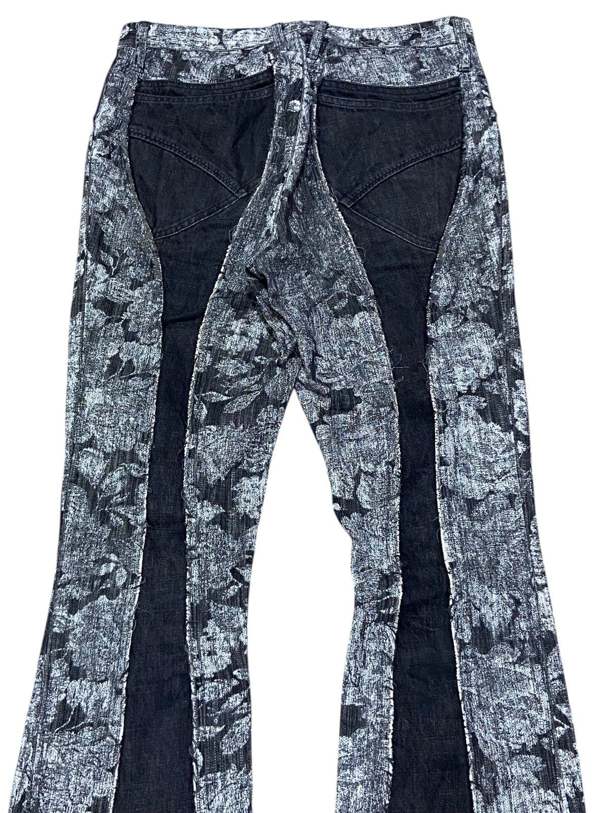 Tornado Mart 00’s 💥 Edge Rupert Flower Jeans Flared Pants Size US 29 - 2 Thumbnail