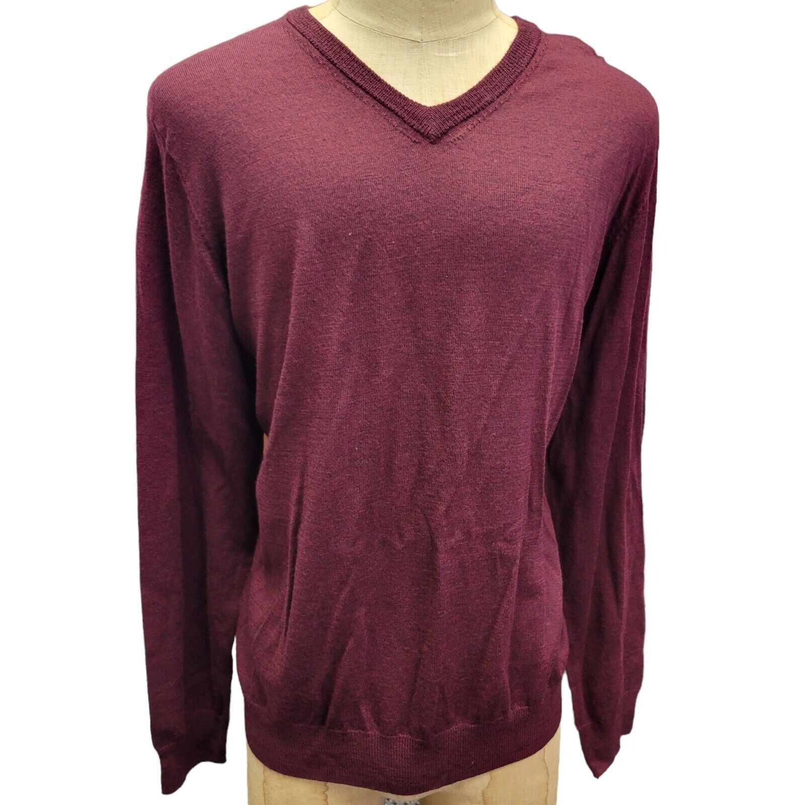 Bloomingdale's Men's Bloomingdale's 100% Merino Wool V-neck Sweater. Size Size US XXL / EU 58 / 5 - 1 Thumbnail