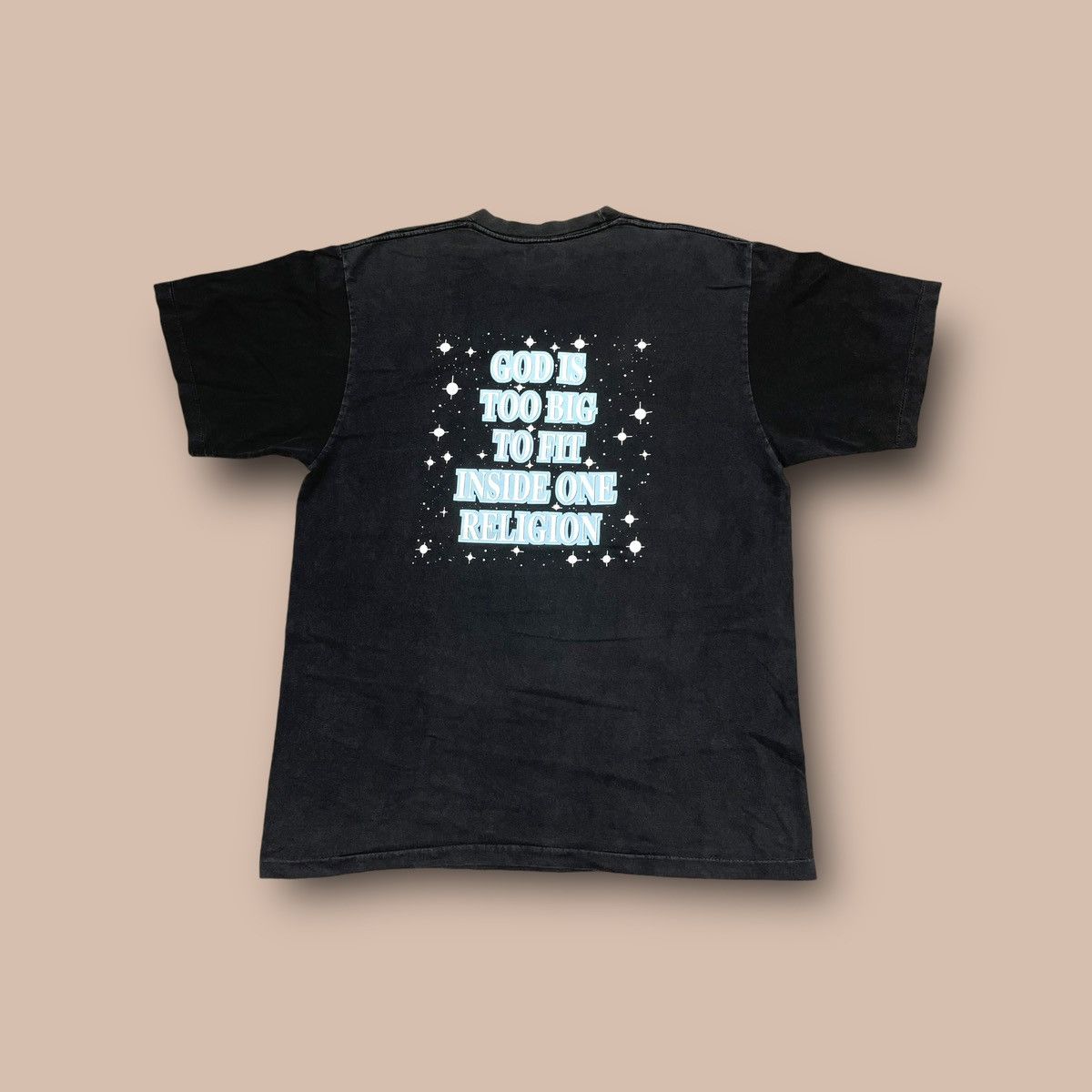 Vintage Vintage 90's "One God One Planet One People" Tee Size US L / EU 52-54 / 3 - 2 Thumbnail