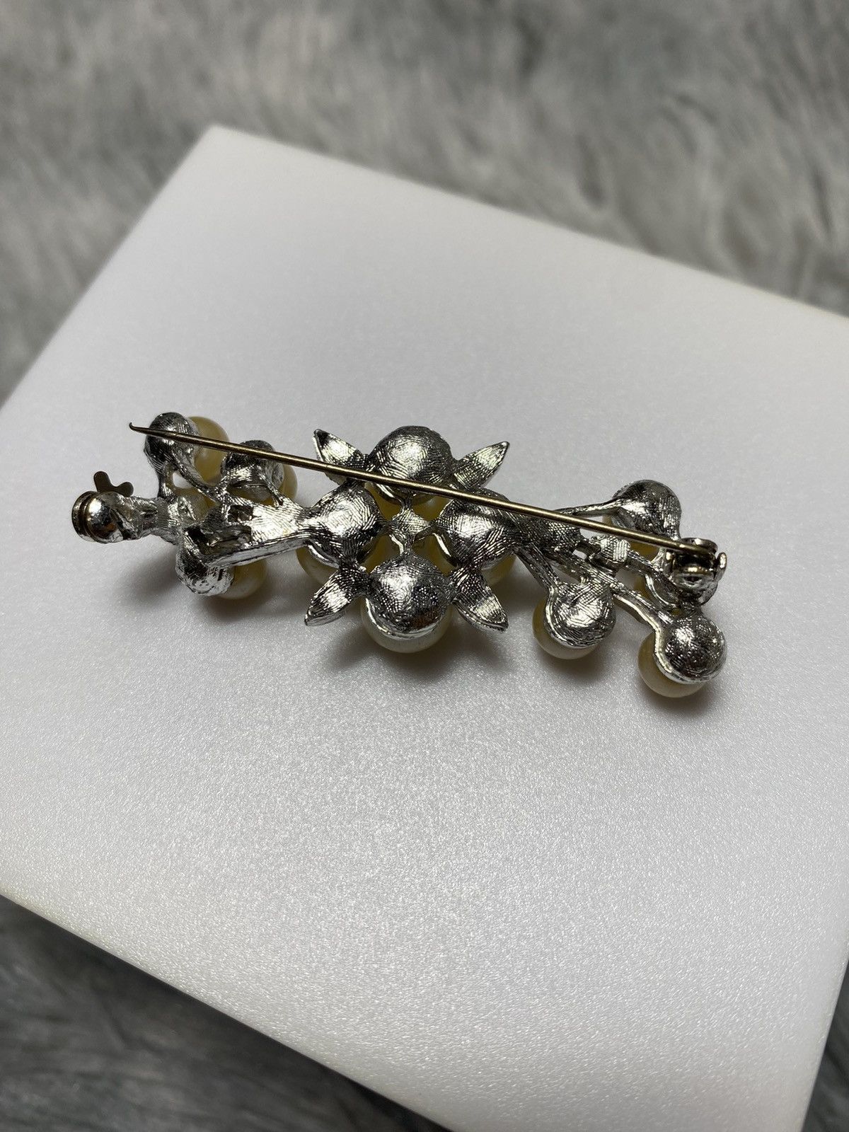 Vintage Vintage Pearl Floral Brooch – Elegant Accessory Size ONE SIZE - 6 Thumbnail