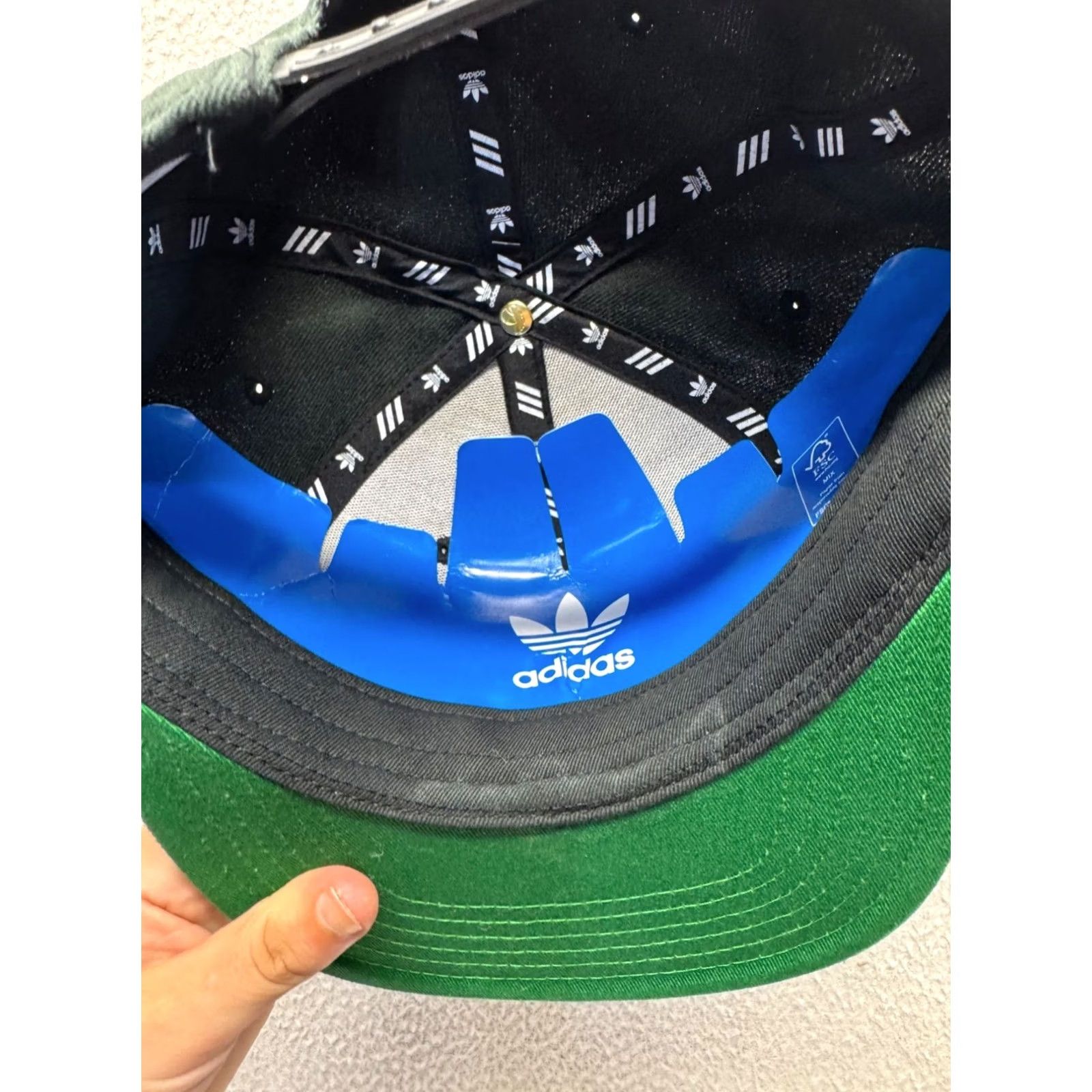 Adidas Adidas Trefoil Adjustable Snapback Hat Black & White OSFM Men Snapback Hat Mens OSFM Black White Embroidered Trefoil Hat Size ONE SIZE - 5 Thumbnail