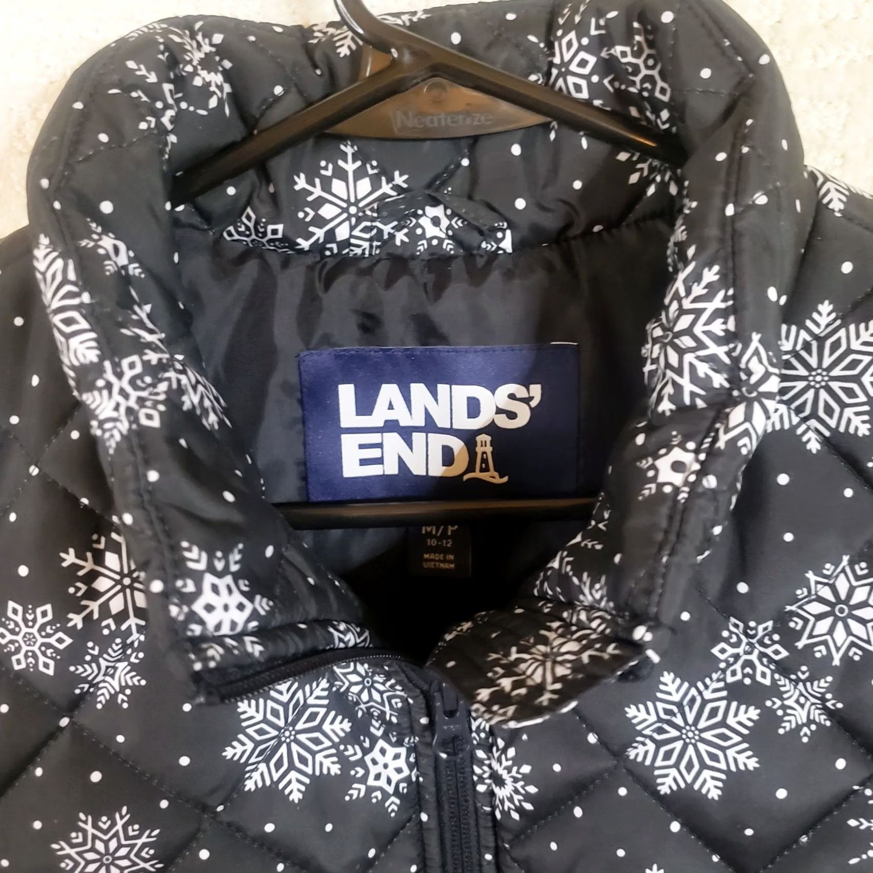 Lands' End VINTAGE Lands' End Outfitters Womens MP Black Snowflake Full Zip Quilted Vest Size M / US 6-8 / IT 42-44 - 4 Thumbnail