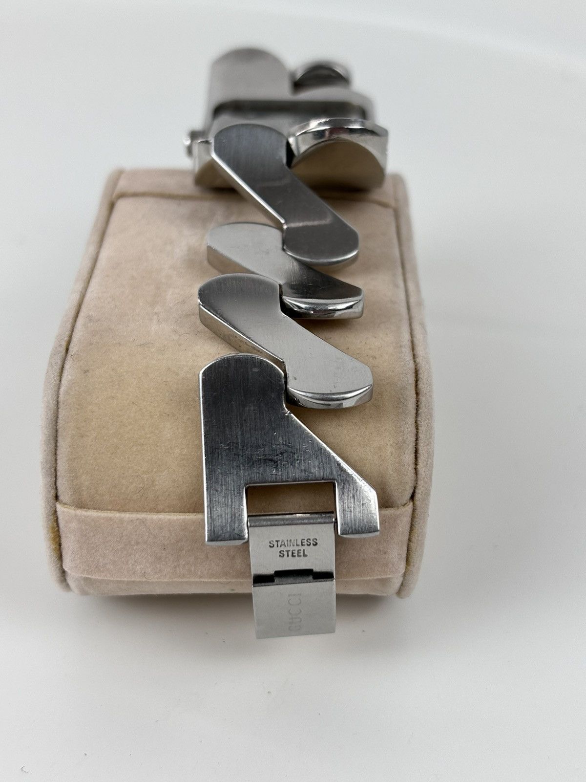 Designer × Gucci × Paolo Gucci RARE 2055G Swiss Made Stainless Steel ZigZag Bracelet Quartz Wristwatch Size ONE SIZE - 16 Thumbnail