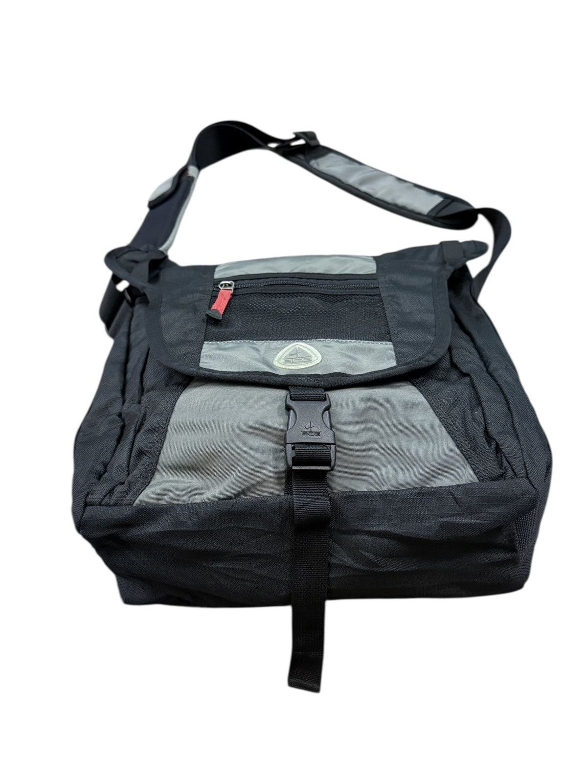 Vintage VINTAGE NIKE ACG MASSENGER BAG Size ONE SIZE - 4 Thumbnail