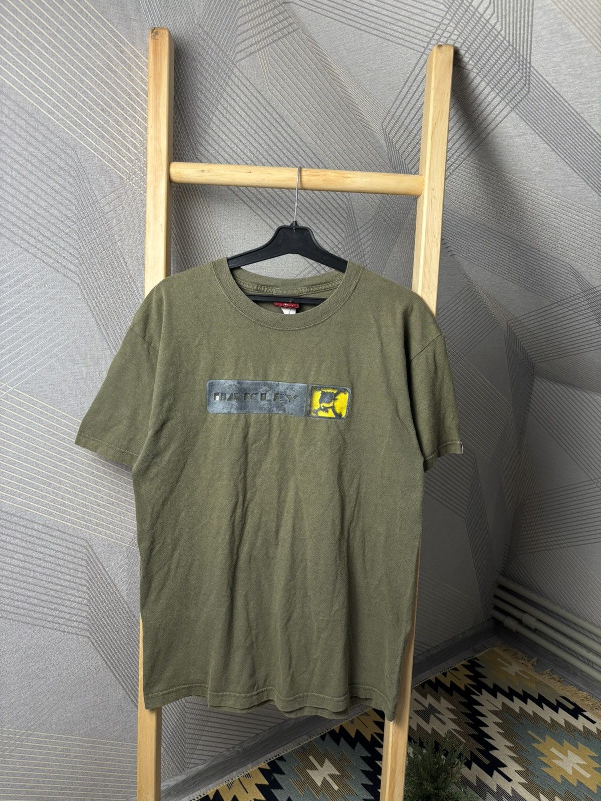 Oakley Vintage Oakley Big Logo T-shirt red tab Size US L / EU 52-54 / 3 - 1 Thumbnail