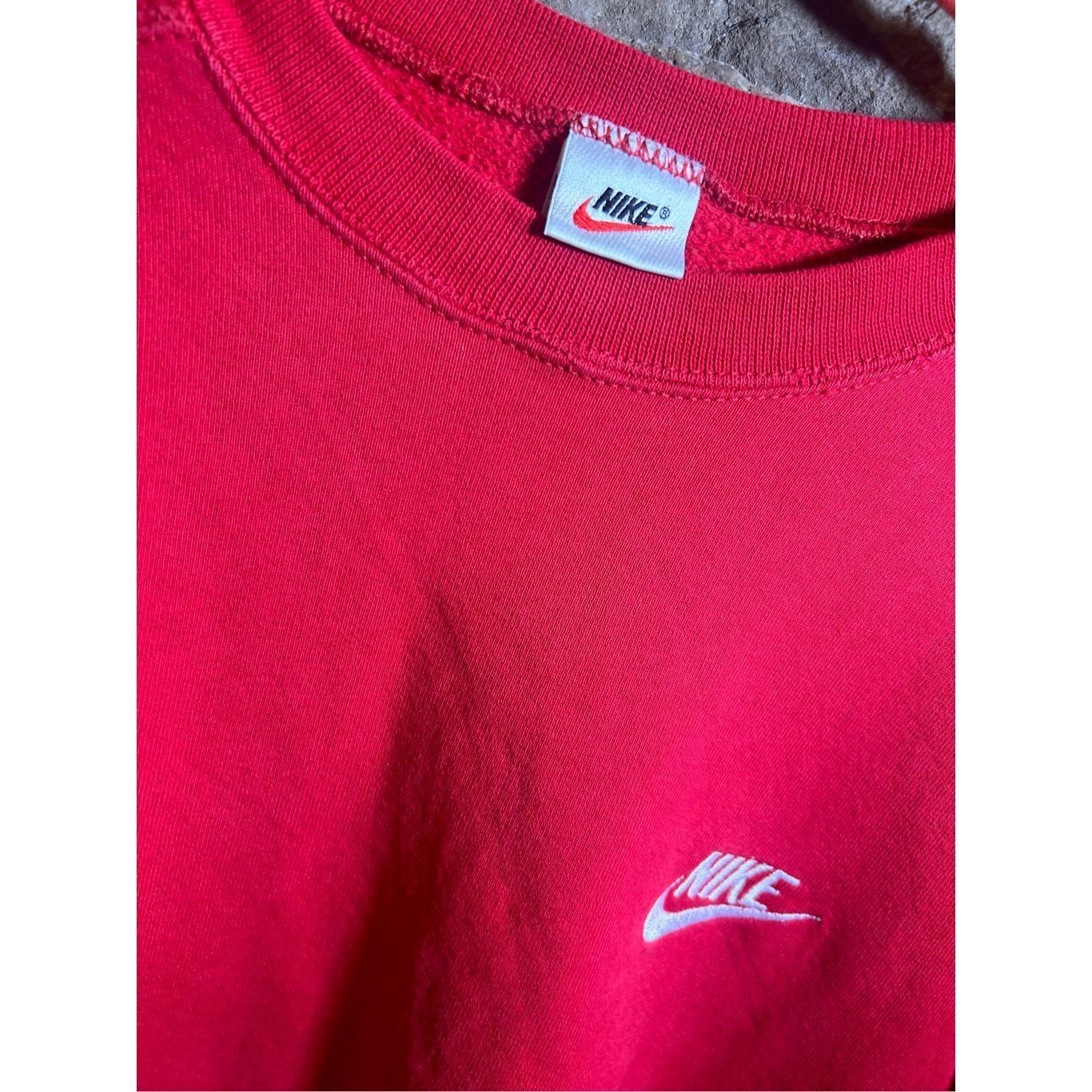 Vintage Men’s L - Vintage 1990s white Tag Nike Red Essentials Crewne Size US L / EU 52-54 / 3 - 2 Thumbnail