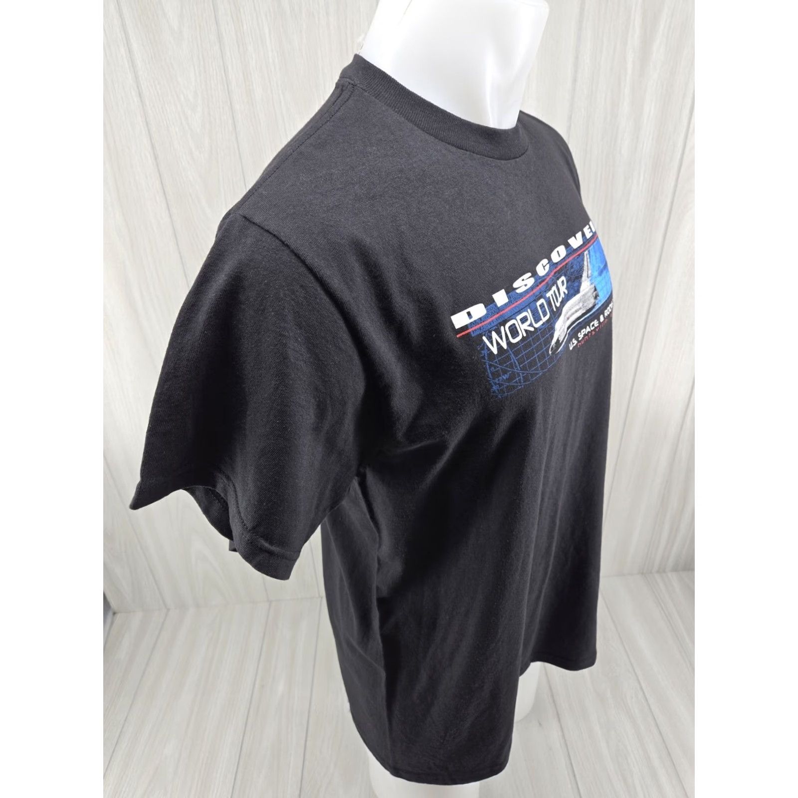 Delta NASA Shirt Discovery World Tour Huntsville Space Center Shuttle Large NWT Delta Shirt Mens Space T-Shirt Vintage Black Crew Neck Short Sleeve NWT L Size US L / EU 52-54 / 3 - 7 Thumbnail