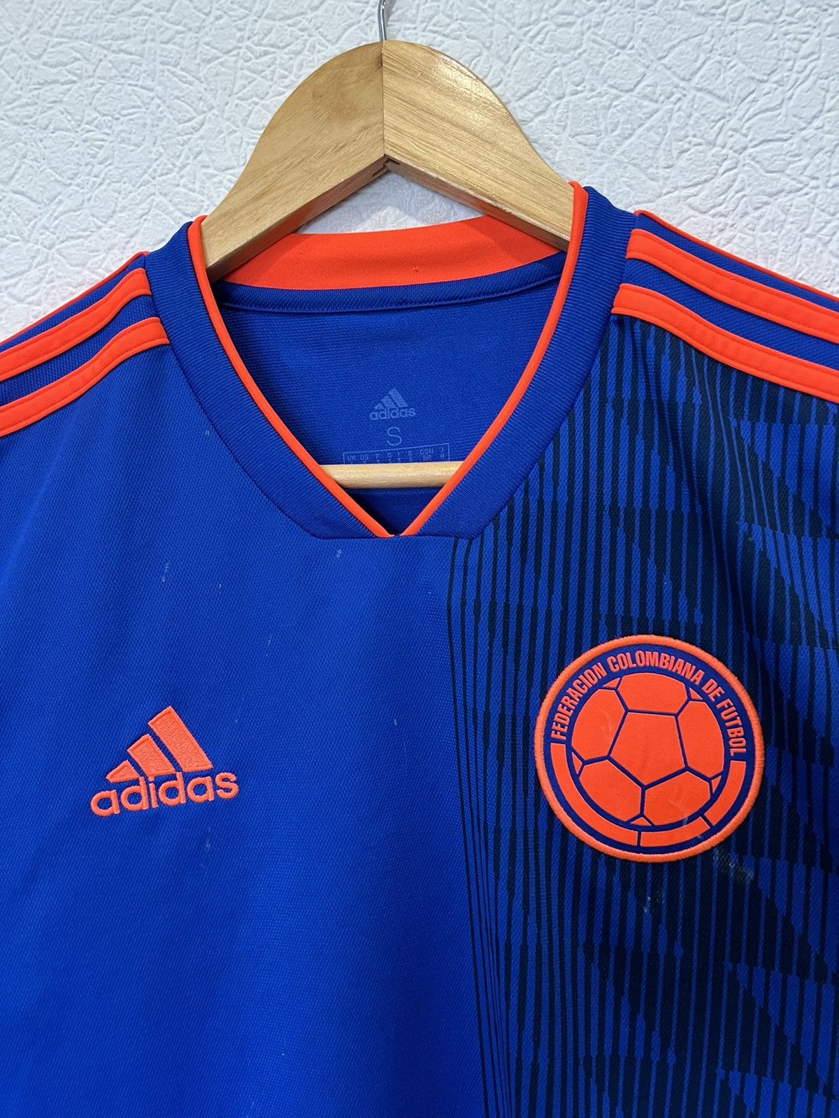 Adidas Adidas Colombia 2018 Away Kit Soccer Jersey Size US S / EU 44-46 / 1 - 2 Thumbnail