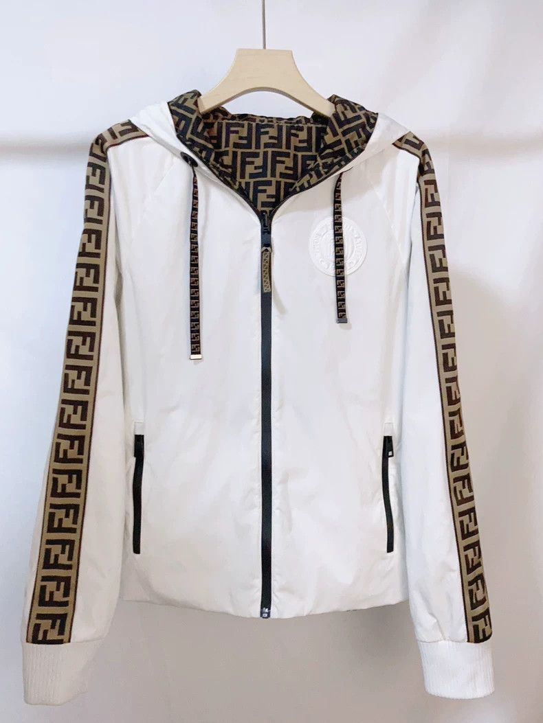 Fendi Fendi The old man wears a hooded coat. Size US M / EU 48-50 / 2 - 1 Thumbnail