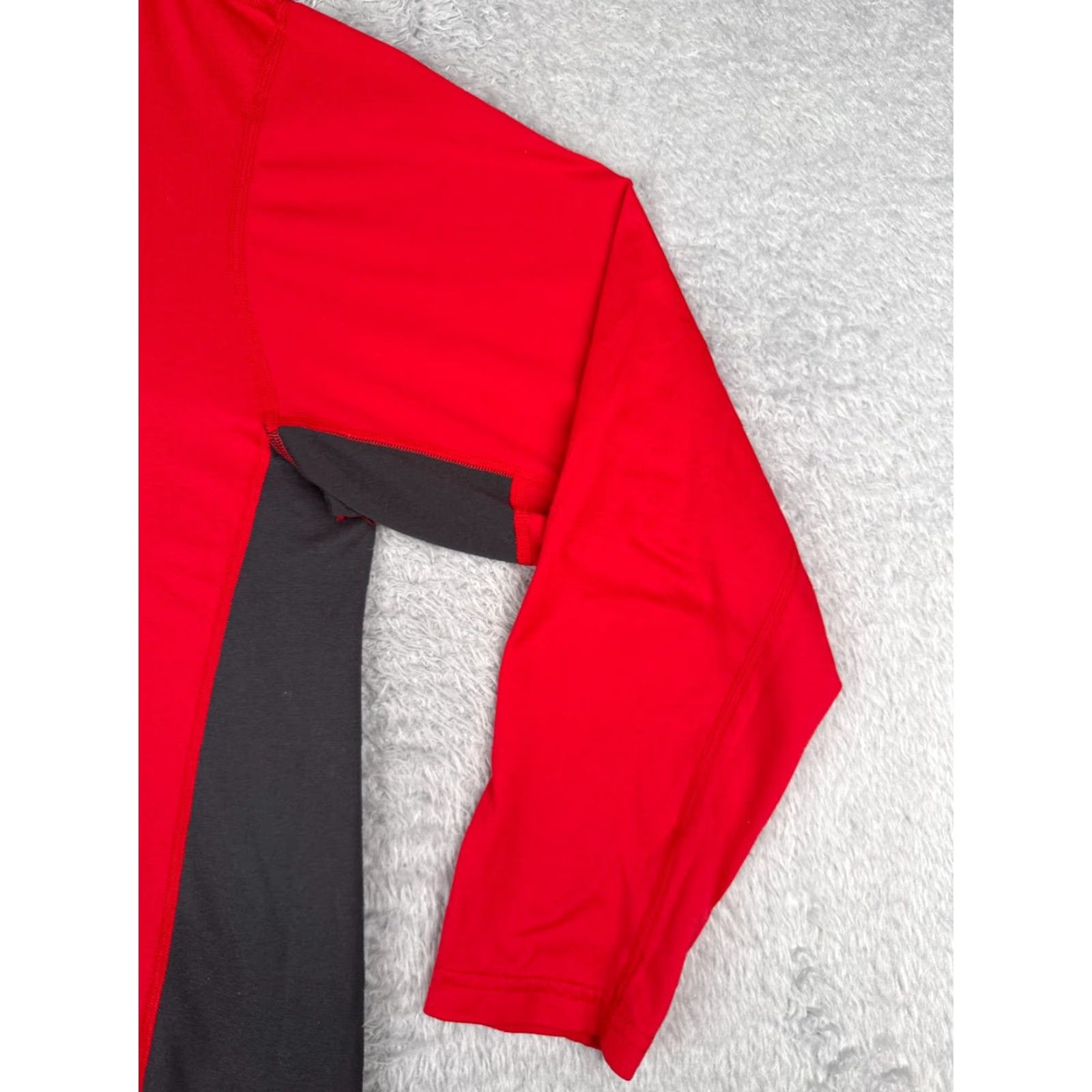 The North Face The North Face Sweater Mens Large Red 1/4 Zip Polyester Softshell Reading "Read" Size US L / EU 52-54 / 3 - 2 Thumbnail