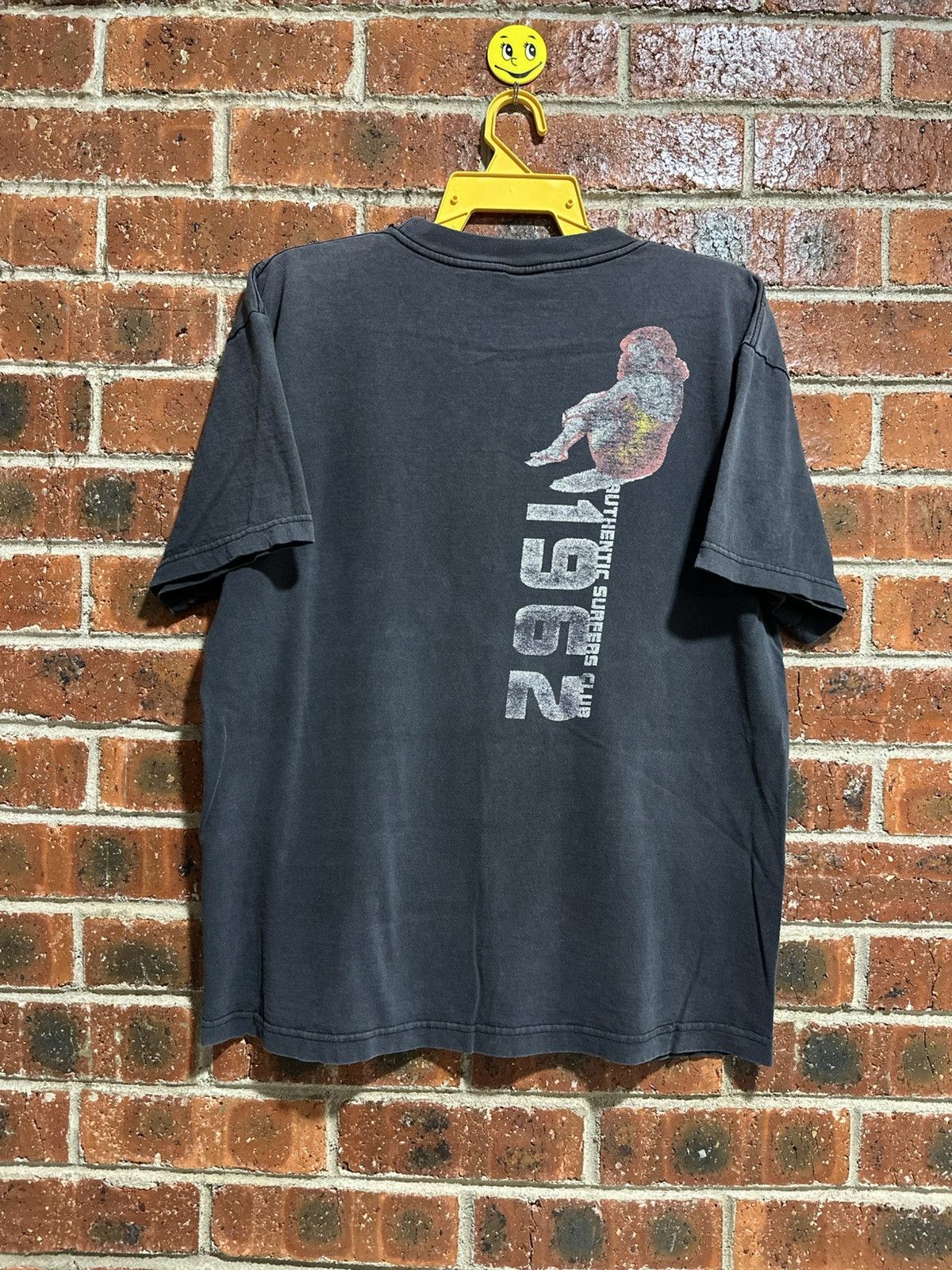 Sideout × Vintage Vintage Sideout Authentic Surfers Club Nekad Girl Faded Tee Size US L / EU 52-54 / 3 - 1 Thumbnail