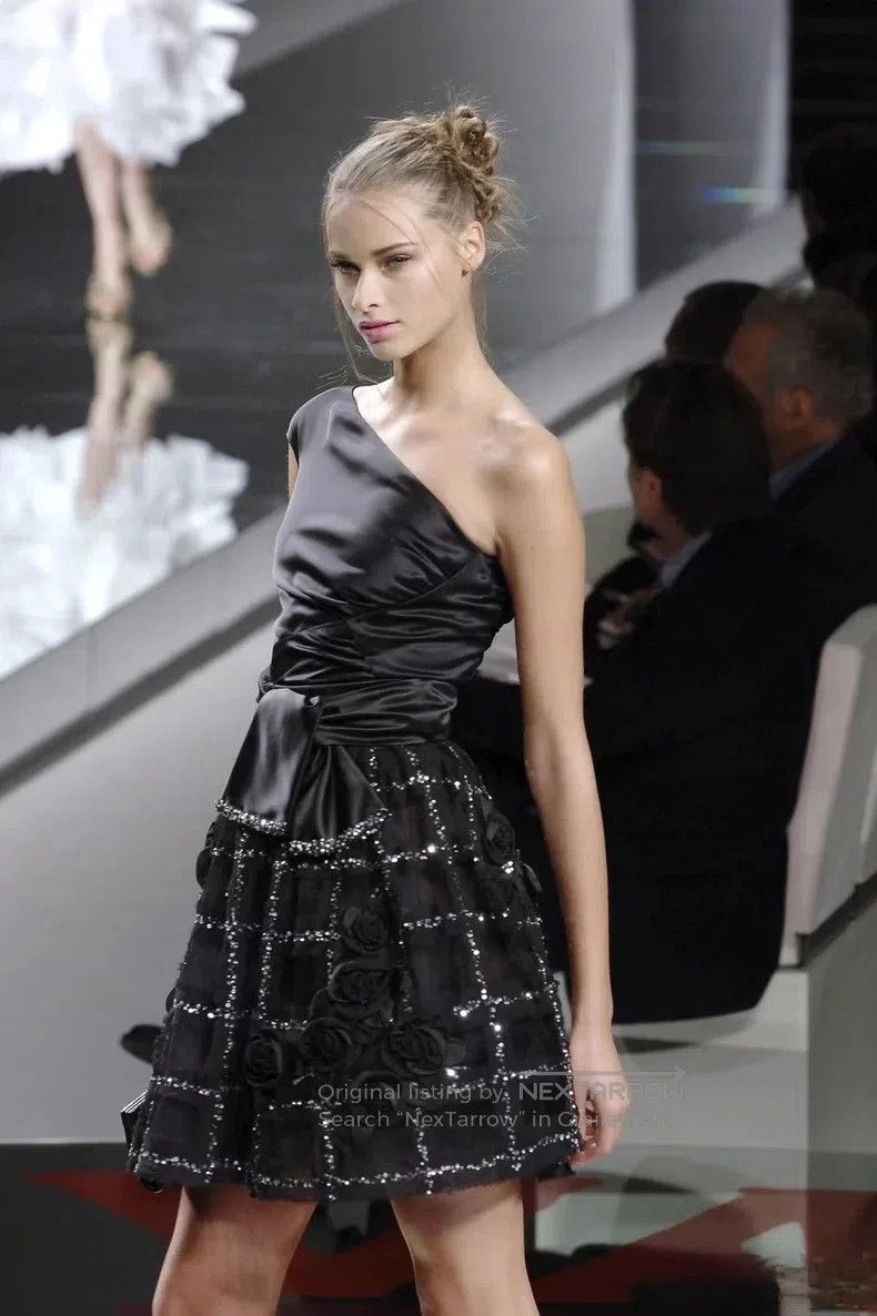 Valentino Valentino Black heavy studded beaded flower skirt Size L / US 10 / IT 46 - 2 Thumbnail