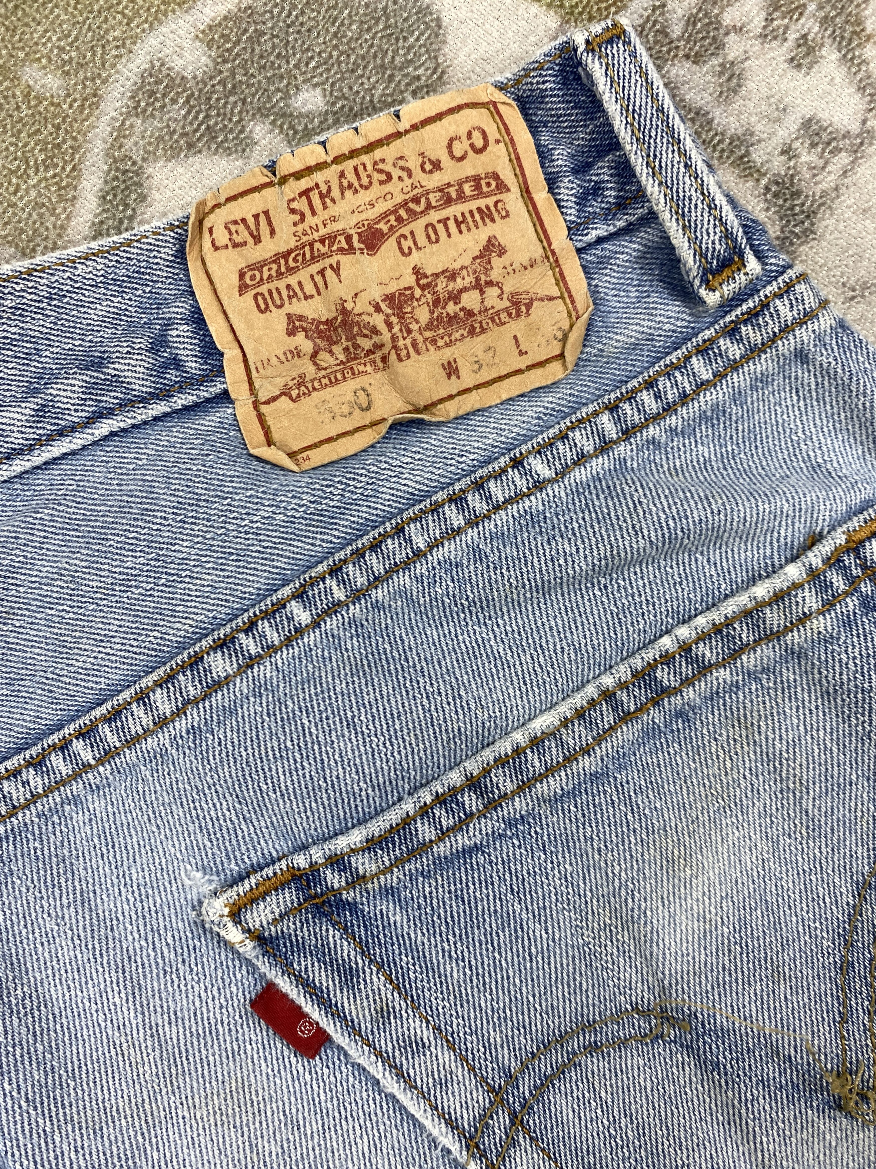 Levi's Light Wash Vintage Levi's 550 Relaxed Fit Denim -JN726 Size US 31 - 12 Thumbnail