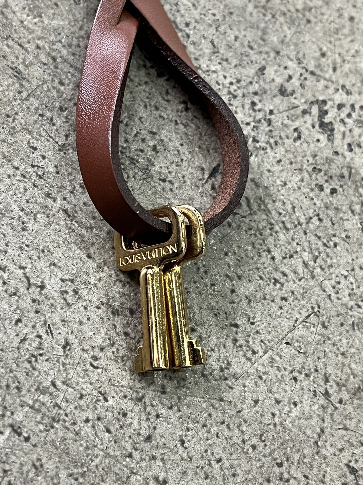Louis Vuitton Louis Vuitton Leather Bag Charm (unisex) Size ONE SIZE - 3 Thumbnail