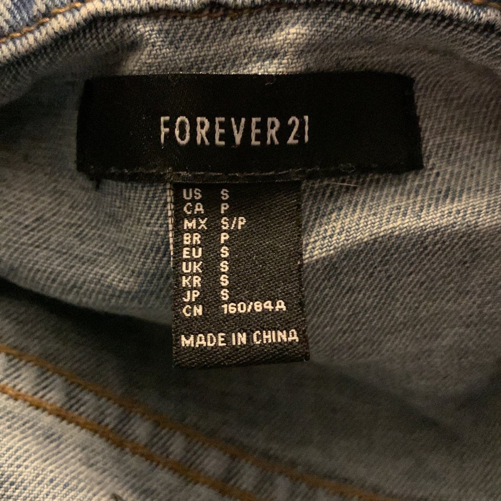 Forever 21 Forever 21 Denim Jean Jacket Women Small Crop Graffiti Patch Size S / US 4 / IT 40 - 12 Thumbnail
