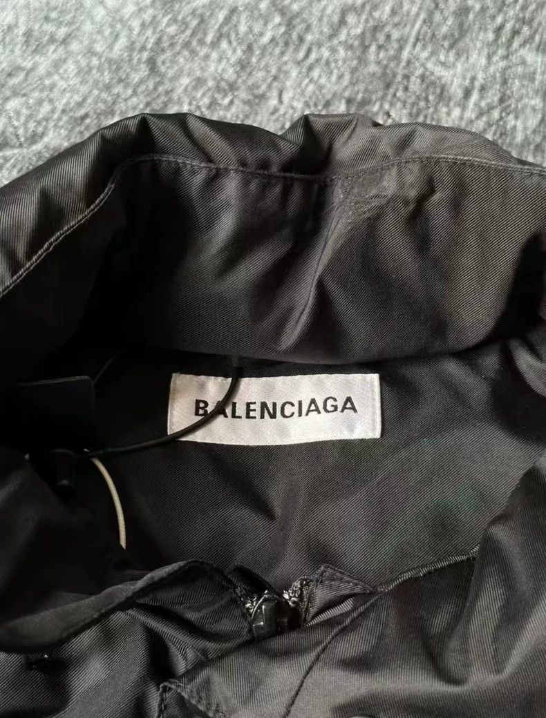 Balenciaga Balenciaga Seven languages assault clothes Size US L / EU 52-54 / 3 - 3 Thumbnail