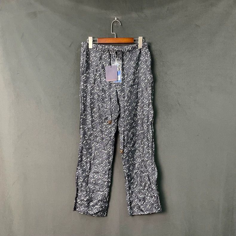 Louis Vuitton Louis Vuitton Tie-dyed full-print trousers Size US 36 / EU 52 - 1 Thumbnail