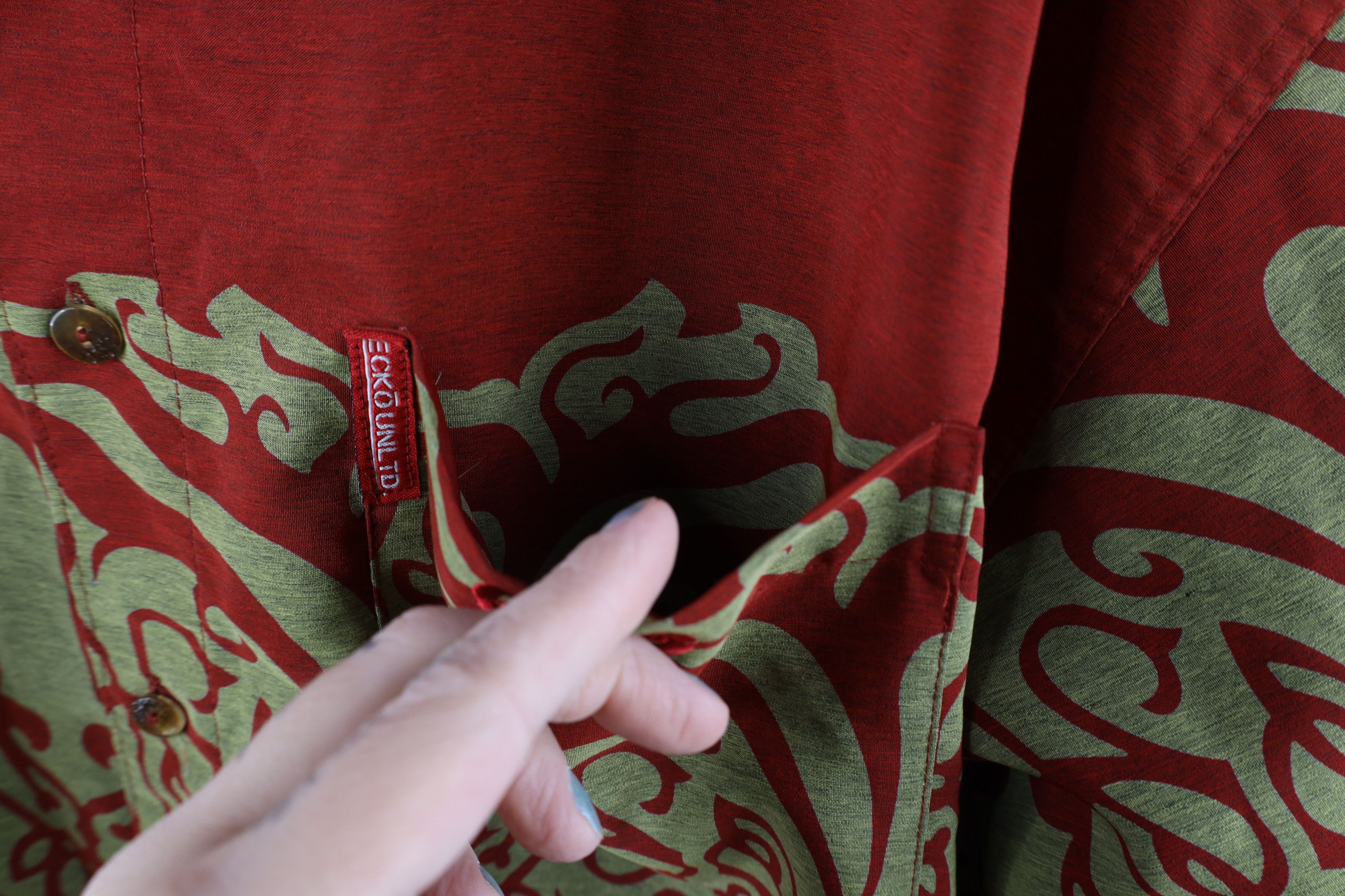 Marc Ecko × Vintage Vintage 90s Marc Ecko Tribal Scorpion Hawaiian Button Shirt Size US XL / EU 56 / 4 - 6 Thumbnail