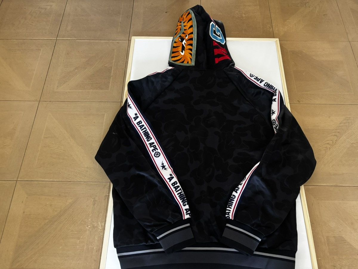 Bape ape bape solid camo relaxed fit shark full zip hoodie M new Size US M / EU 48-50 / 2 - 12 Thumbnail