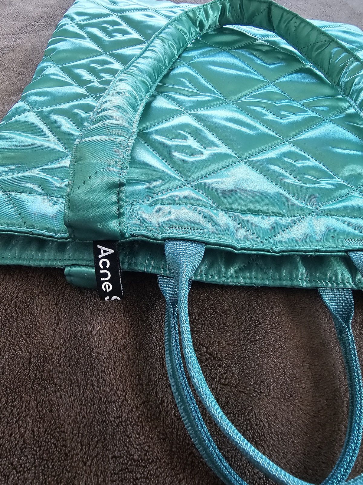 Acne Studios Quilted Face Logo Satin Tote Bag in Jade Green FW21 'Awa' Size ONE SIZE - 4 Thumbnail