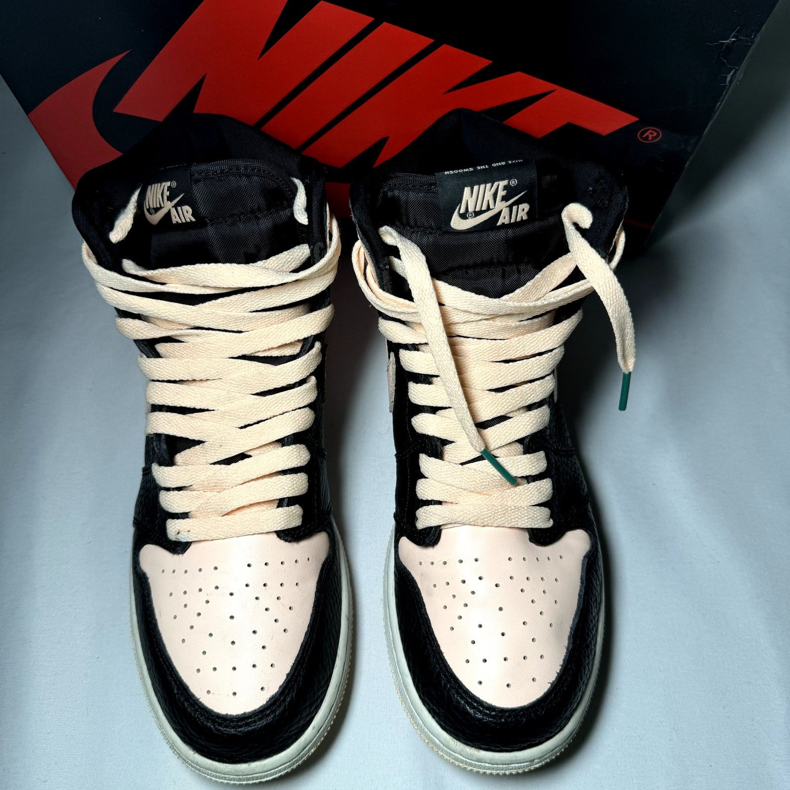 Jordan Brand × Nike Nike Air Jordan 1 Retro High OG GS Crimson Tint - Size 6.5 Size US 6.5 / EU 39-40 - 3 Thumbnail