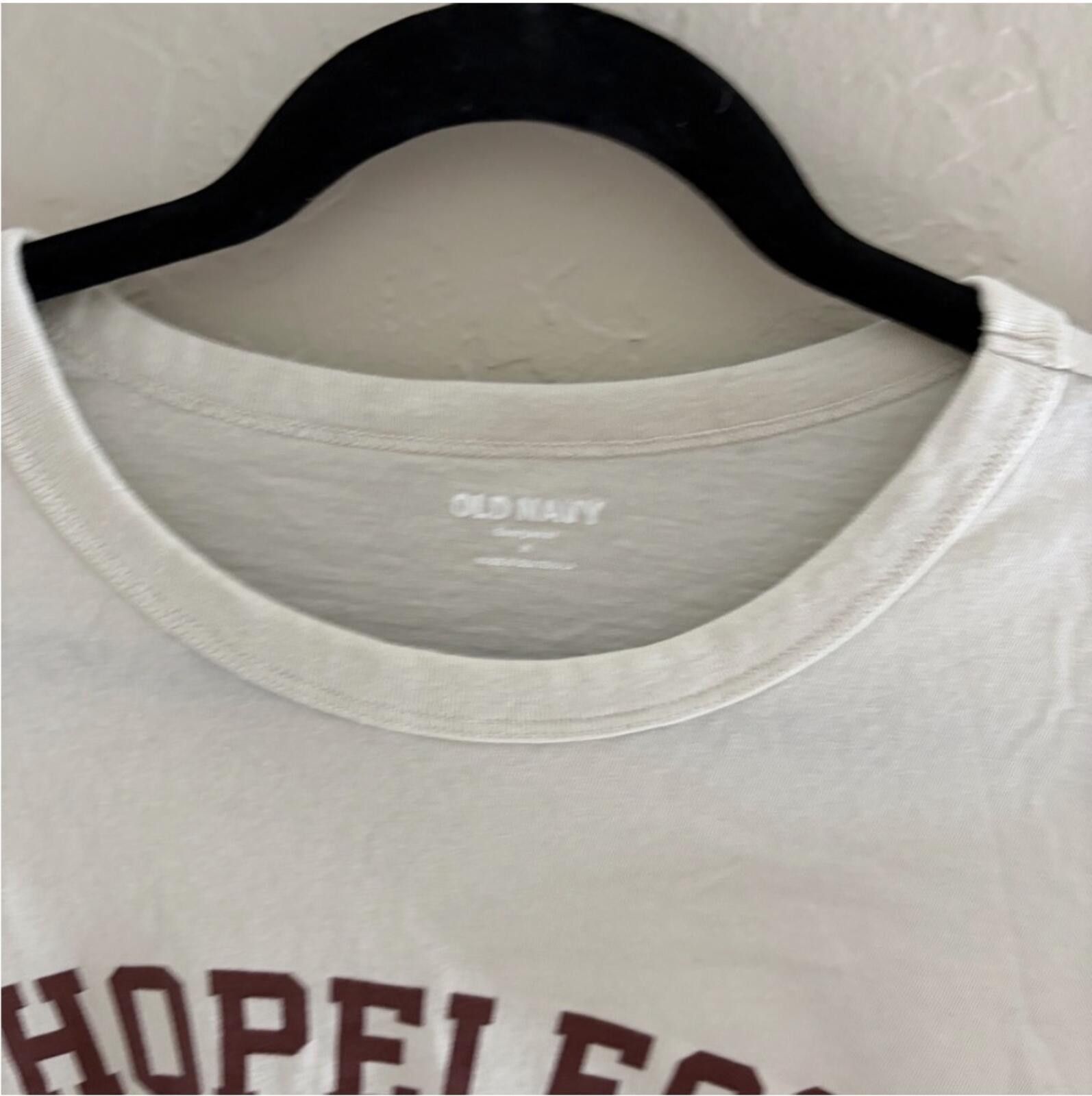 Old Navy Old Navy Cream 'Hopeless Romantic' Tee Size M / US 6-8 / IT 42-44 - 3 Thumbnail