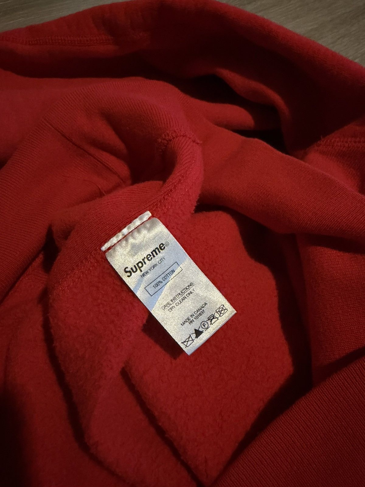 Supreme FW 2018 Supreme Red Perforated Hoodie Size US M / EU 48-50 / 2 - 6 Thumbnail