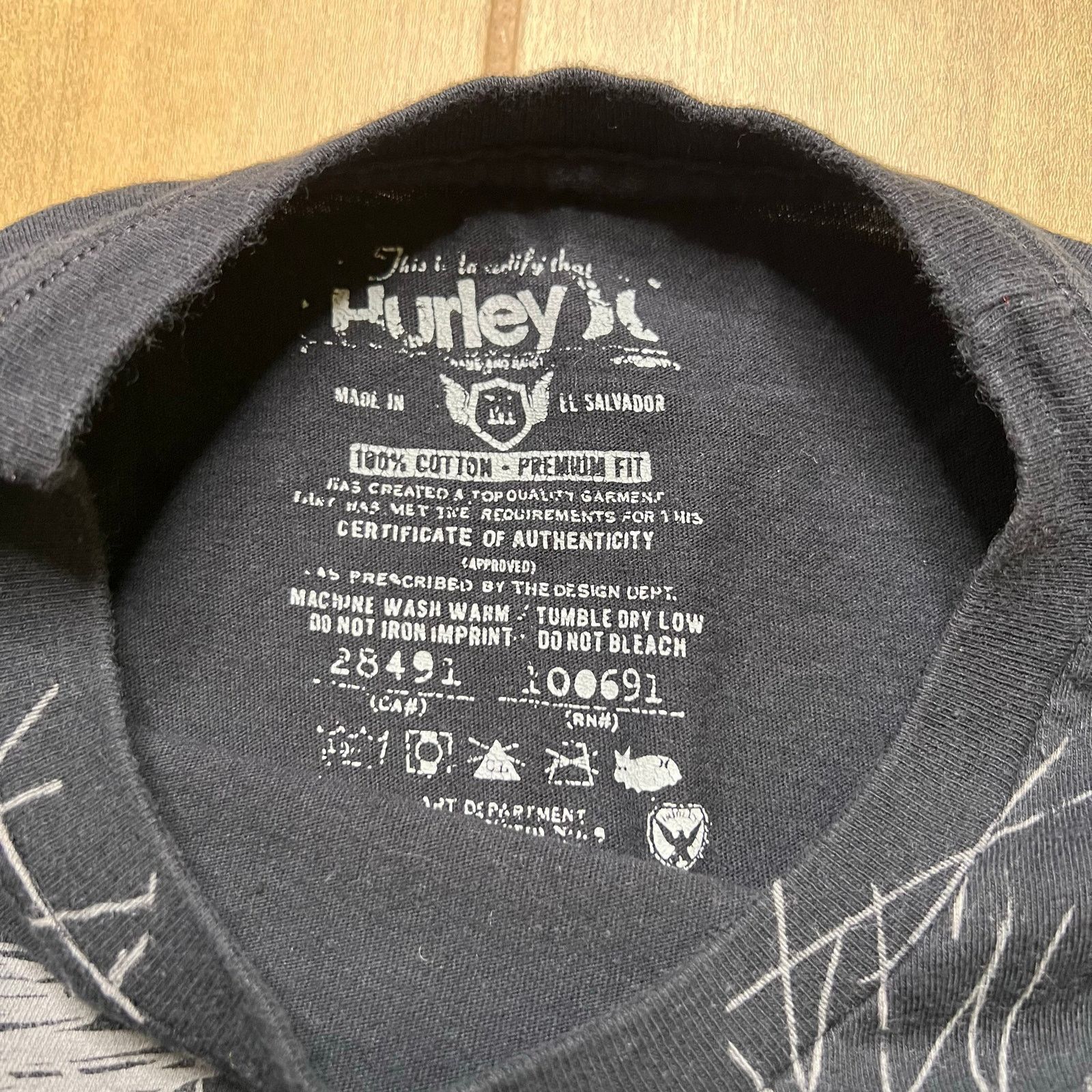 Hurley Y2K Hurley men's Sz M t-shirt in black graphic print 2000s Size US M / EU 48-50 / 2 - 3 Thumbnail
