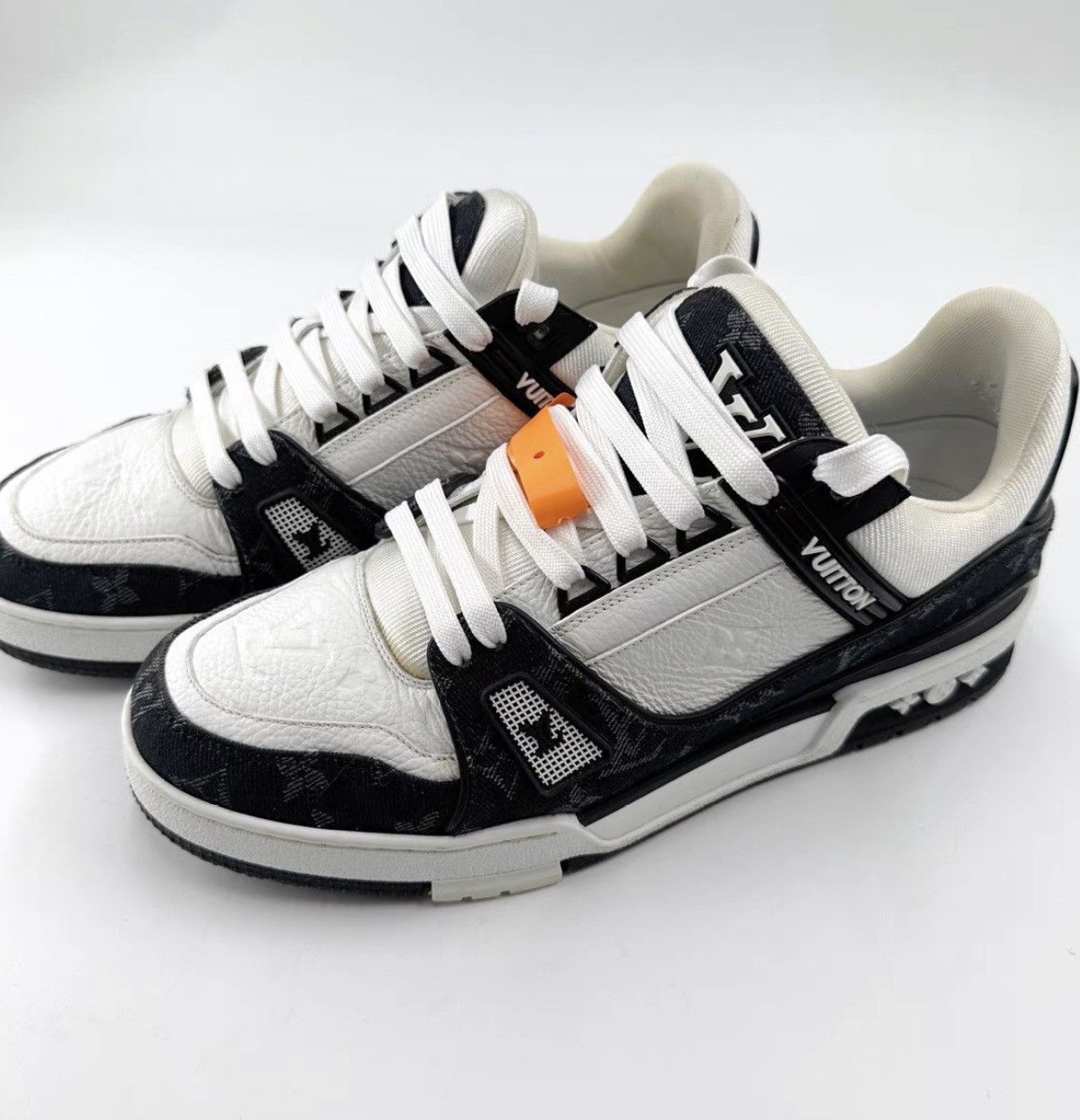 Louis Vuitton Black Low-Top Sneakers Size 8 Size US 8 / EU 41 - 1 Thumbnail