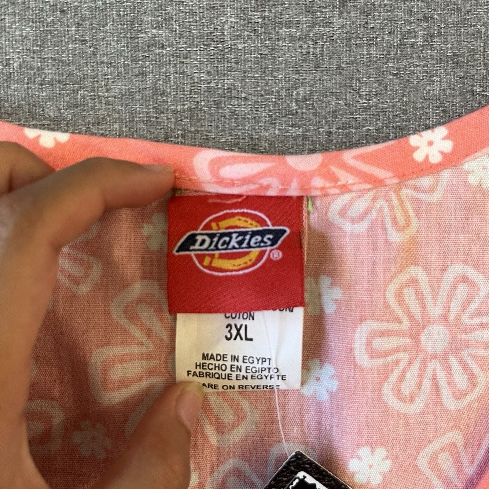 Dickies Dickies Scrub Top Womens 3XLarge Pink Floral Short Sleeve Size 3XL / US 20-22 - 4 Thumbnail