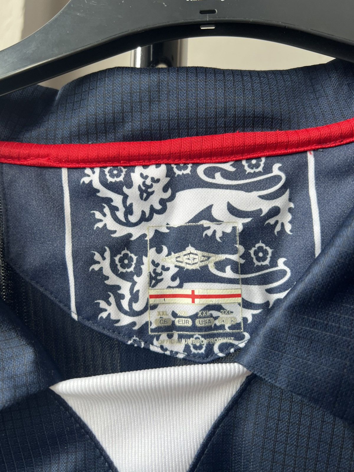 Umbro 2004/06 England Team training soccer football jersey shirt Size US XL / EU 56 / 4 - 7 Thumbnail