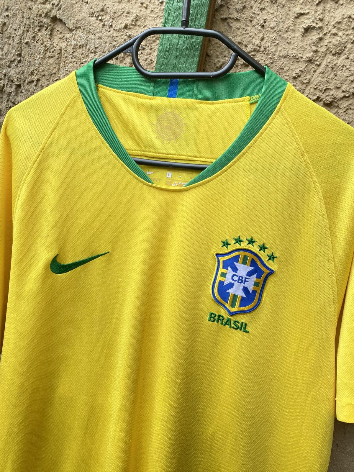 Nike Brazil 2018 2019 Nike Football Soccer Jersey France Spain Size US L / EU 52-54 / 3 - 2 Thumbnail