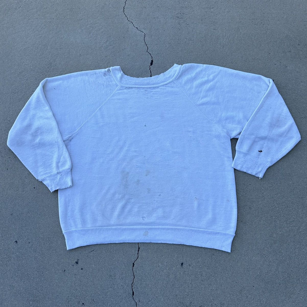 Vintage 70s Thrashed & Thin White Raglan Crewneck Size US M / EU 48-50 / 2 - 1 Thumbnail
